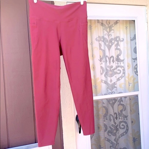 Old Navy Pants - 🧘🏼‍♀️Old Navy Active Elevate Leggings
